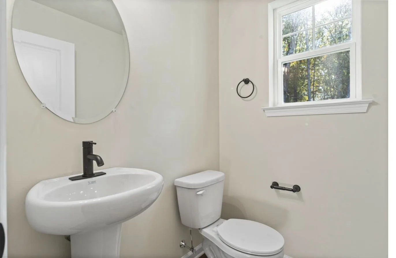 Isabella 1-Car half bath