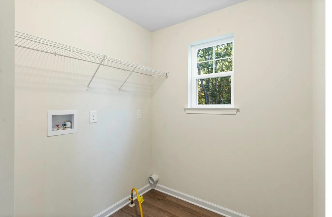 Isabella 1-Car laundry room